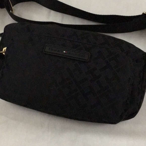 Tommy Hilfiger Black Fanny Pack / Crossbody - Picture 2 of 8